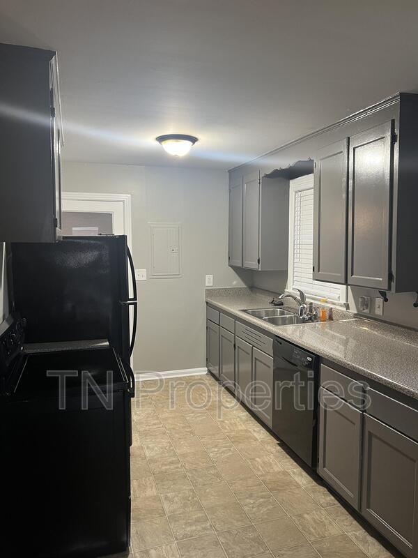 Building Photo - 1135 Tuckahoe Dr