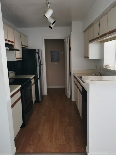 Foto del edificio - 5530 Chrishire Way