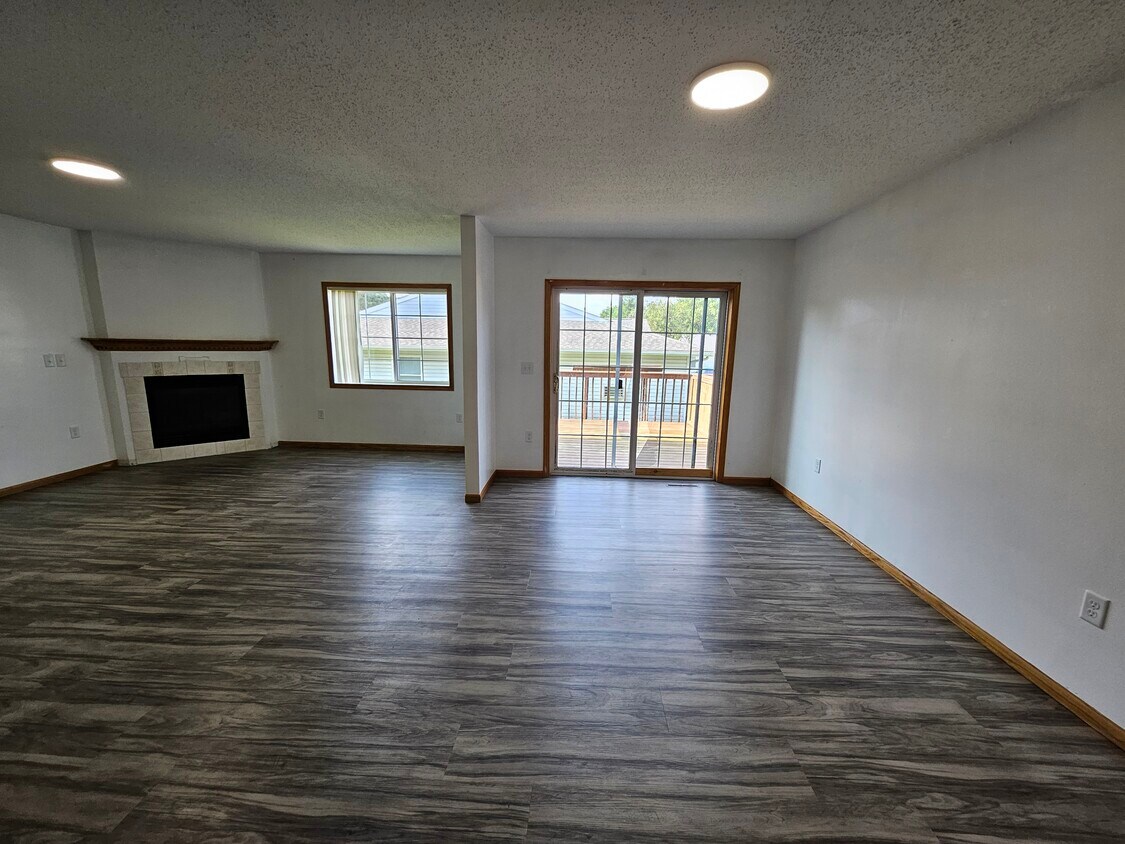 Foto principal - 5670 Gables Dr