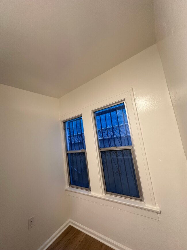 Foto del edificio - 5123 Marathon St