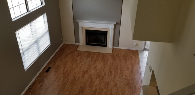 Foto del edificio - 225 Teak Ln