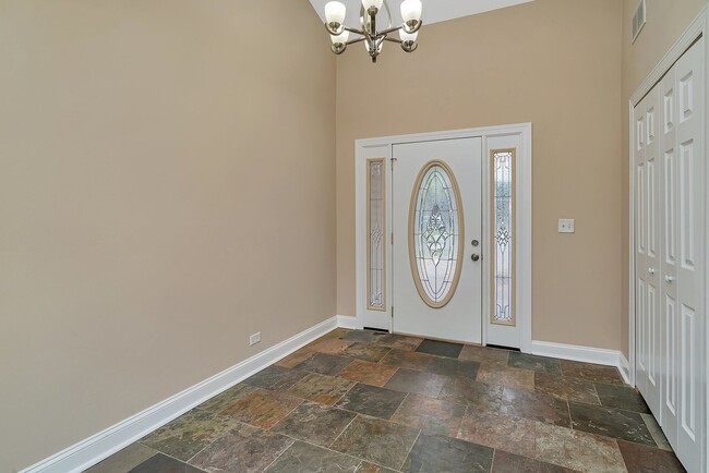 Building Photo - 6411 Berkshire Ct