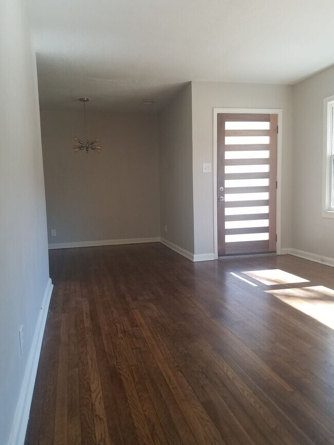 Foto del edificio - 4 Bed 2 Bath in Decatur!