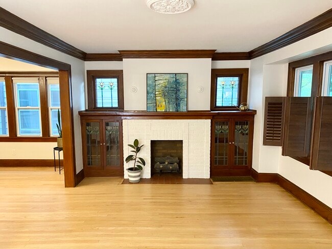 Living room - 2713 E Oklahoma Ave