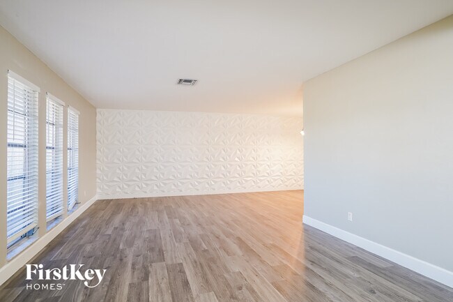 Foto del edificio - 2529 Shelby Pkwy