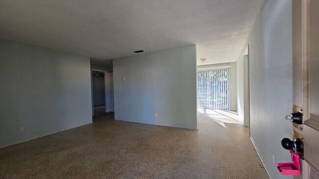 Foto del edificio - 2 Bedroom 1 Bath Single Family Home