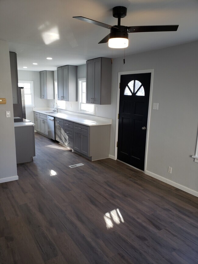 Foto del edificio - 1226 Lindenwood Ave