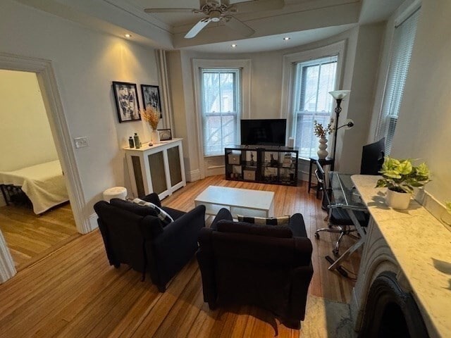 Building Photo - 2 Wellington St