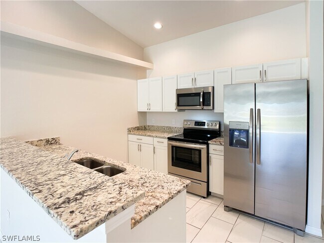Building Photo - 3615 SW 8th Pl