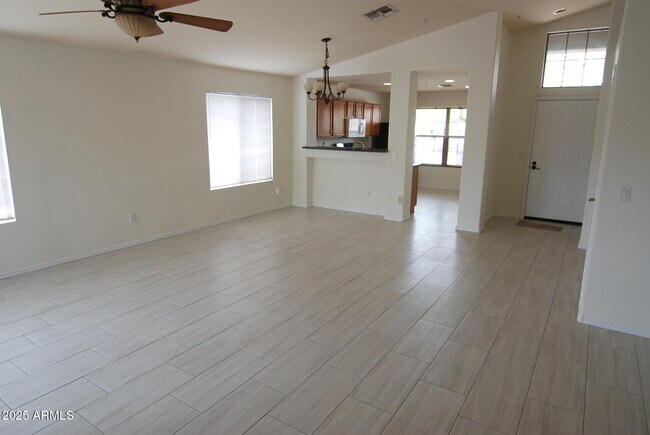 Foto del edificio - 15849 N 102nd Pl