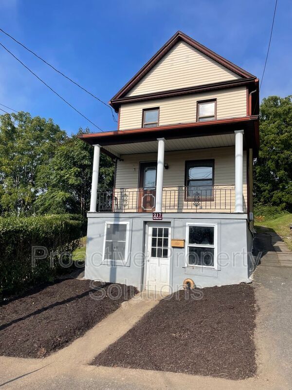Primary Photo - 217 N Fillmore Ave