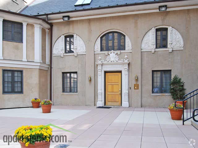 Building Photo - Warder Mansion