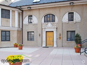 Building Photo - Warder Mansion