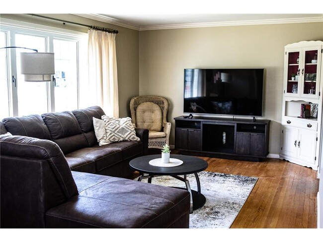 Building Photo - 209 N Inner Dr