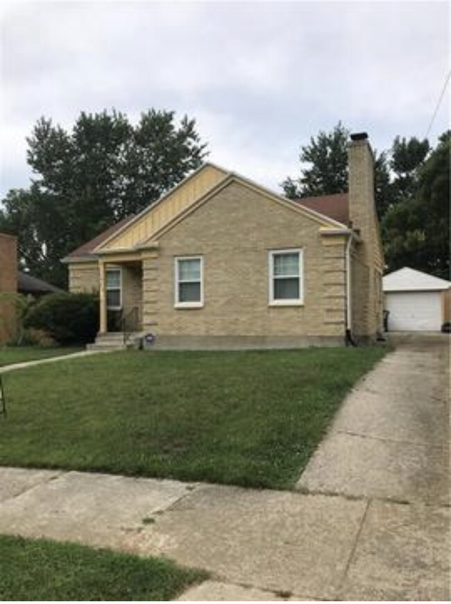 Building Photo - 1823 Rutland Dr