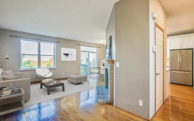 Foto del edificio - 5135 Holly Ln N