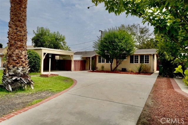 Primary Photo - 8512 Fullbright Ave
