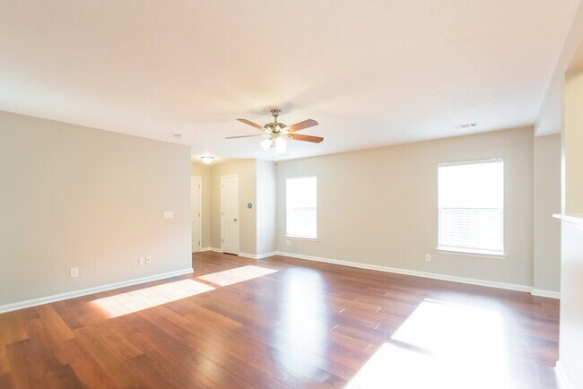 Foto del edificio - 417 Autumn Creek Dr