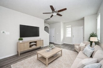 Building Photo - 2710 Hoffman Ln