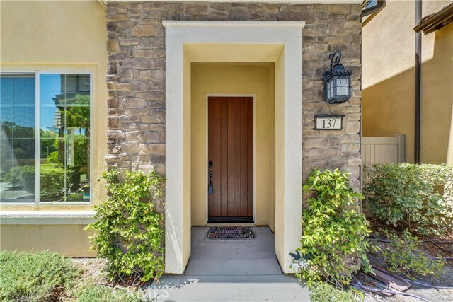 Building Photo - 137 Primrose Dr