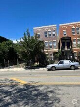 Building Photo - 2122 W Madison St