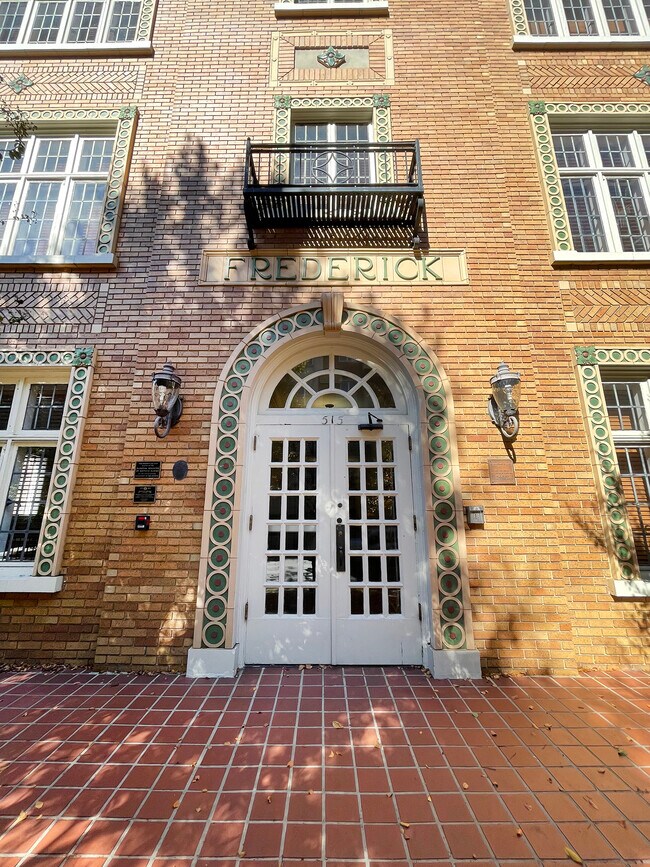 Foto del edificio - 515 N Church St