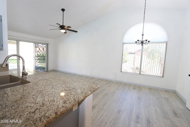 Foto del edificio - 4308 E Princeton Ave