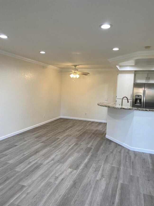 Foto del edificio - 12530 Carmel Creek Rd