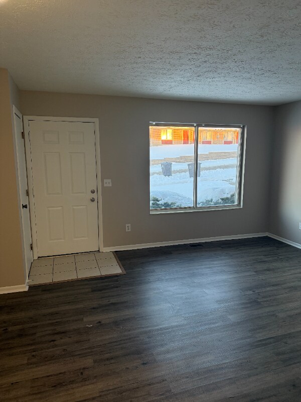 Foto del edificio - 1131 Redbluff Dr