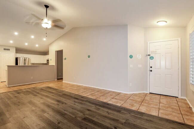 Building Photo - 12409 W Mandalay Ln