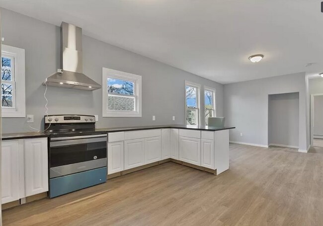 Foto del edificio - 213-215-215 Westland St