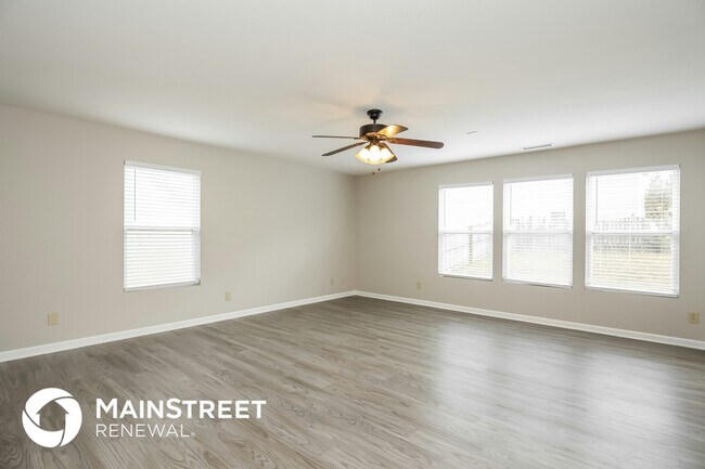 Building Photo - 3325 Aldwych Way