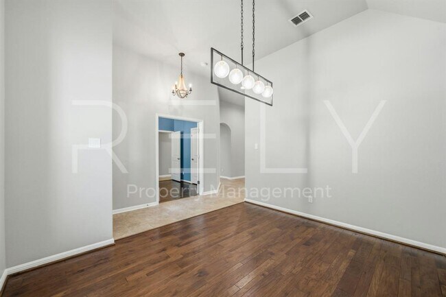 Foto del edificio - 227 Choke Canyon Ln