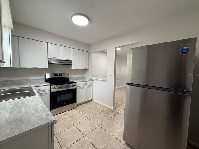 Building Photo - 6030 SW 12 Pl