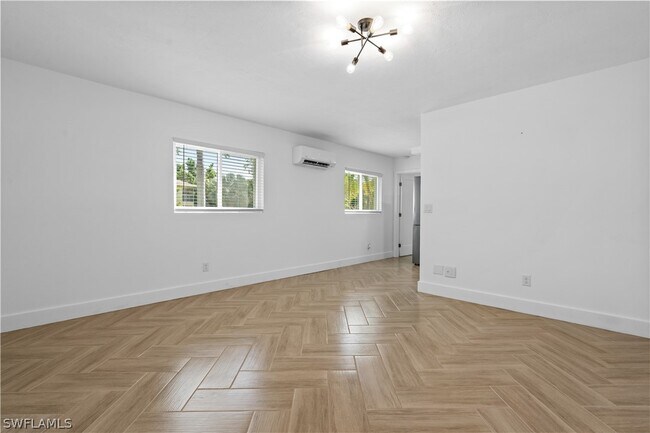 Foto del edificio - 8141 Country Rd