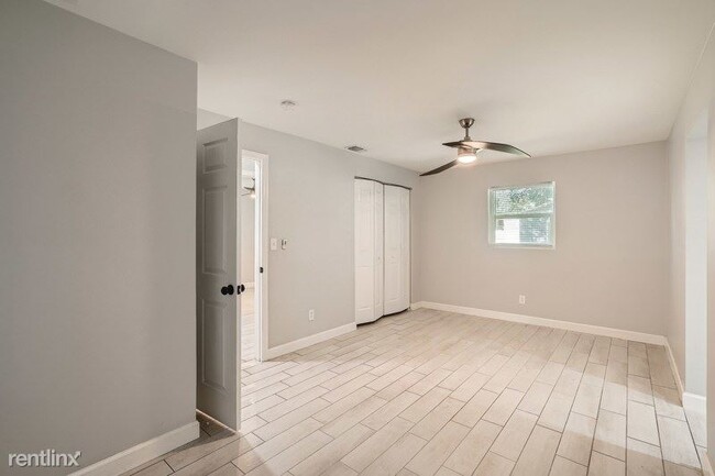 Building Photo - 3 br, 2 bath House - 1610 N Lois Avenue UNIT