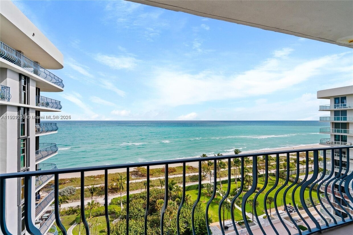 Foto principal - 8877 Collins Ave