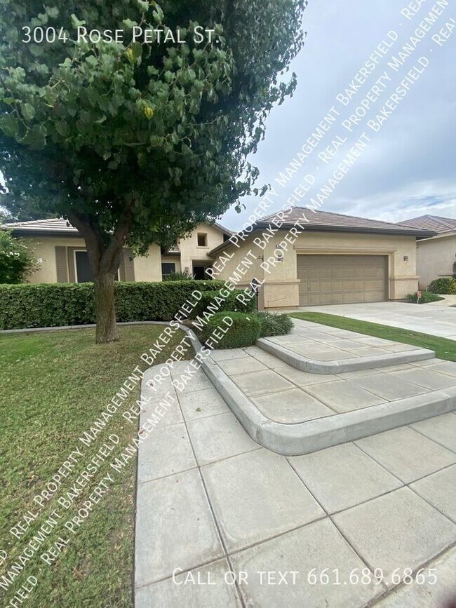 Foto del edificio - 3004 Rose Petal St - Gated Seven Oaks 55 a...