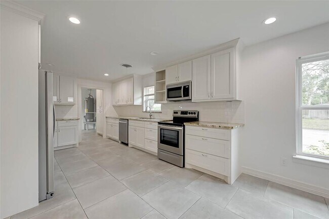 Building Photo - 7702 Oldhaven St
