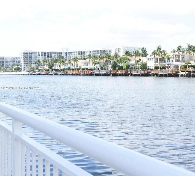 Foto del edificio - 1600 S Ocean Dr