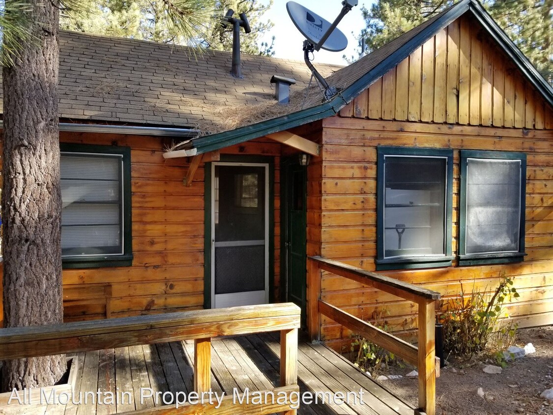 Primary Photo - 39981 Hillcrest Dr