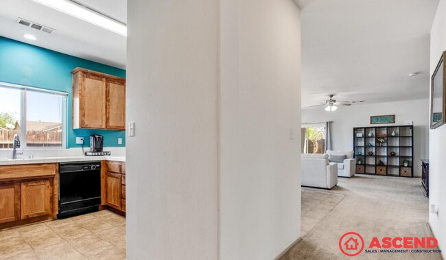 Foto del edificio - Charming 4 Bedroom Home!