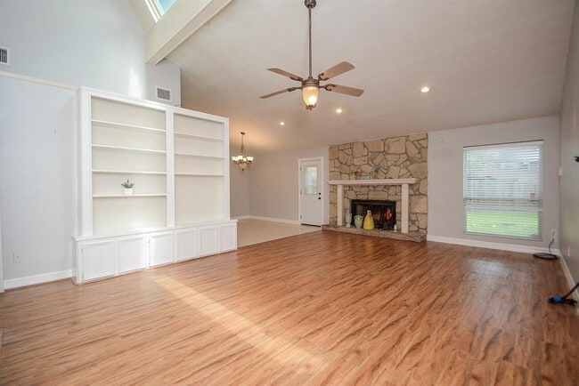 Building Photo - 19514 Enchanted Grove Dr