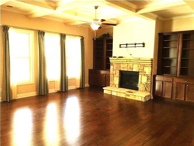 Building Photo - 2575 Walden Estates Dr