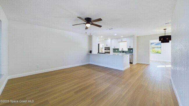 Foto del edificio - 987 Nicklaus Dr