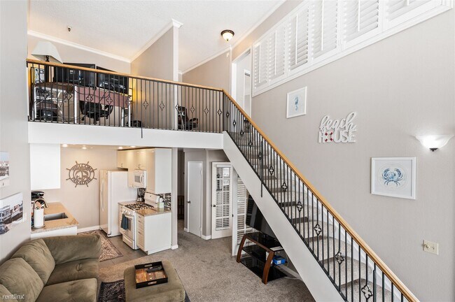 Building Photo - 2 br, 2 bath Condo - 565 Esplanade 411