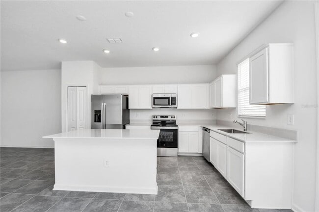 Building Photo - 401 Bogey Dr