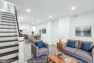 Building Photo - 5540 Harmer St Building Photo - 5540 Harmer St