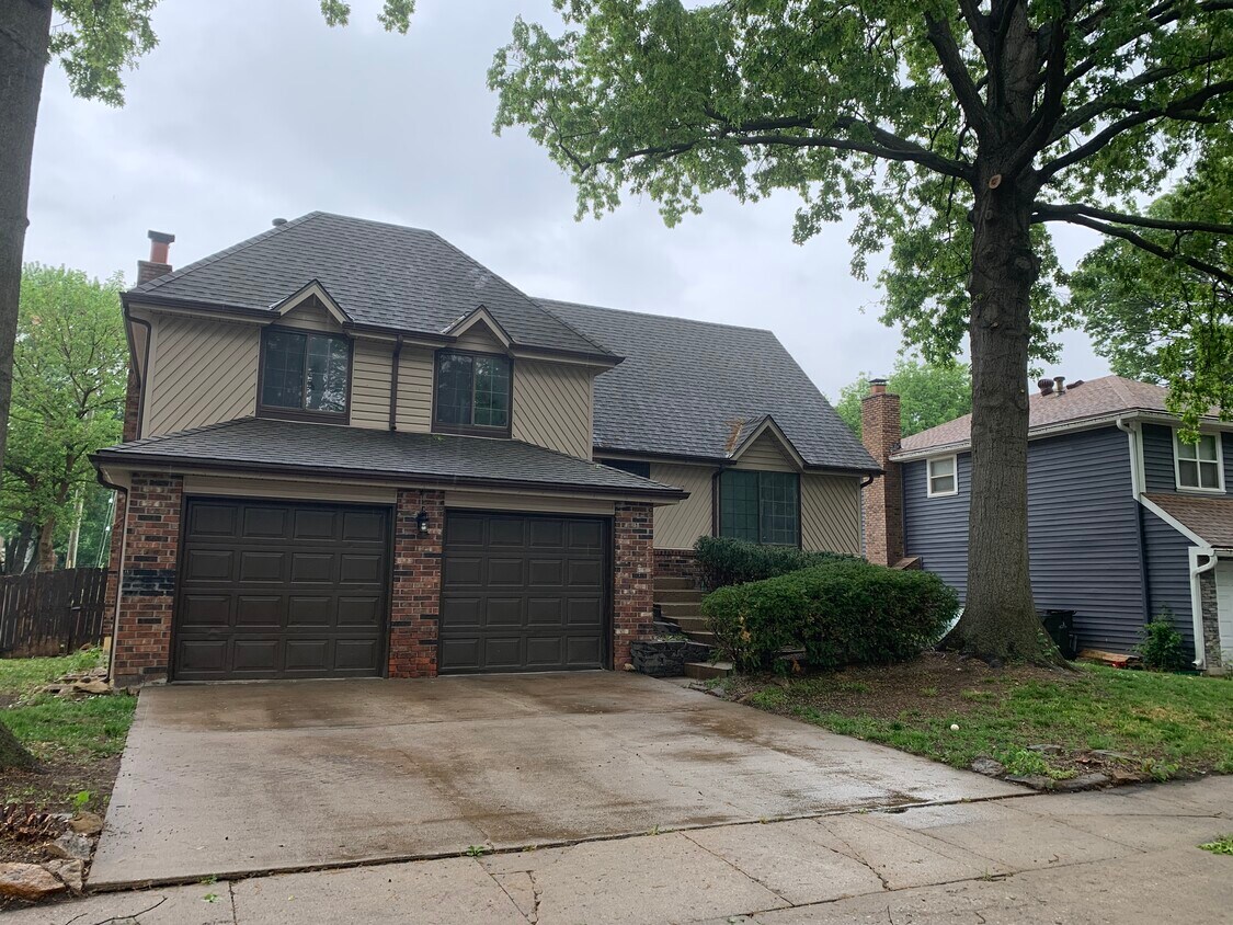 1413 S Tomahawk Ln, Olathe, KS 66062 House Rental in Olathe, KS