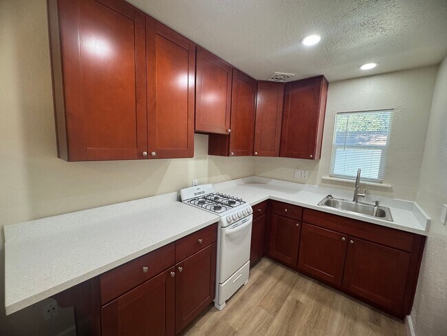 Foto del edificio - Remodeled Studio Near Sutter Park & Tower Bridge